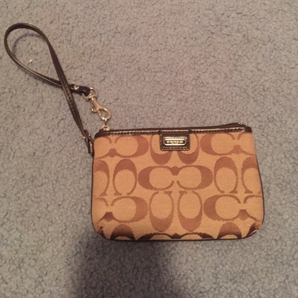 Authentic COACH wristlet