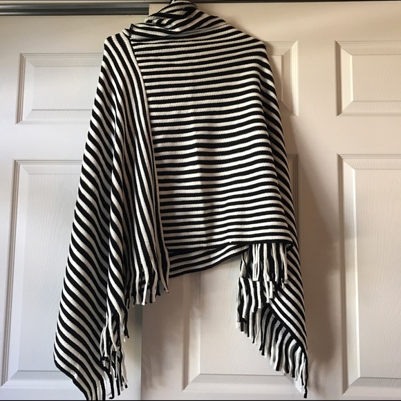 NWT Black & White Striped Cape - Picture 2 of 3