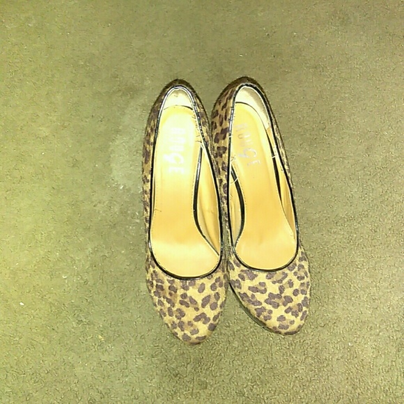 Shoes - Picture 1 of 1