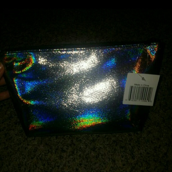 BRAND NEW MAKEUP BAG - Picture 1 of 3