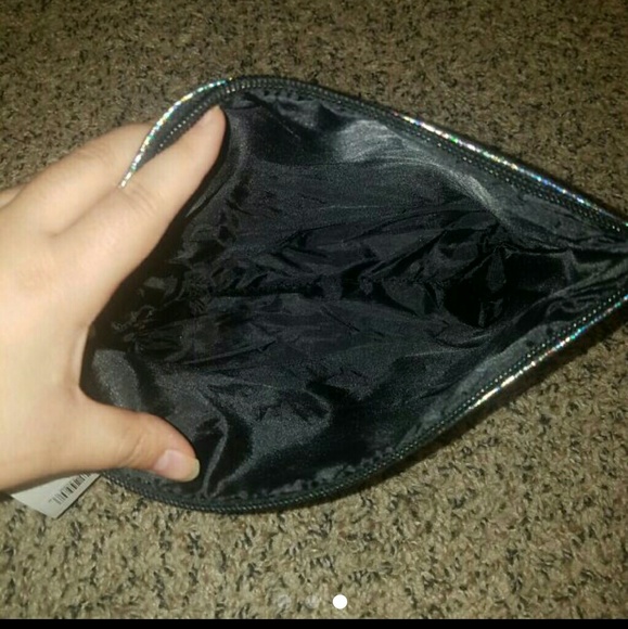 BRAND NEW MAKEUP BAG - Picture 3 of 3