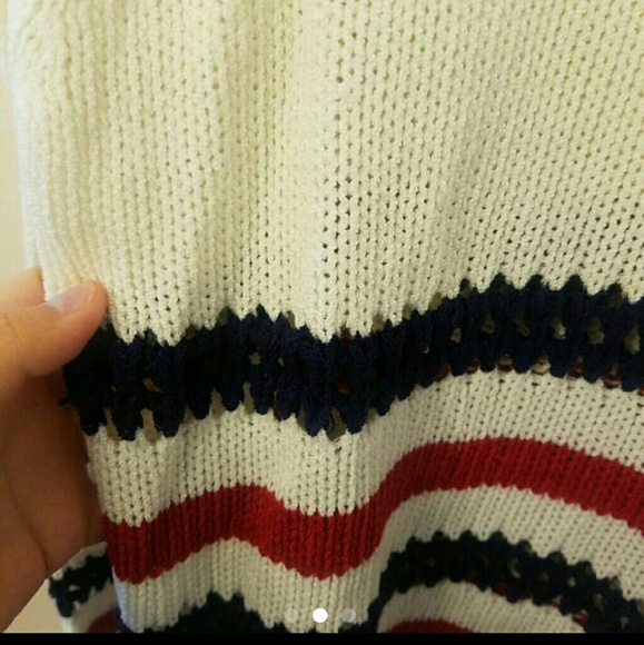 FOREVER 21 Sweater - Picture 3 of 3