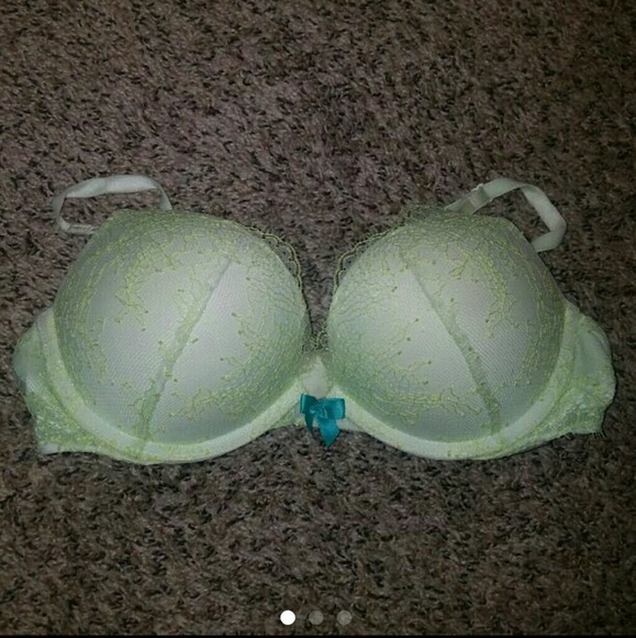 Victoria's Secret Bombsheel 34B - Picture 1 of 3