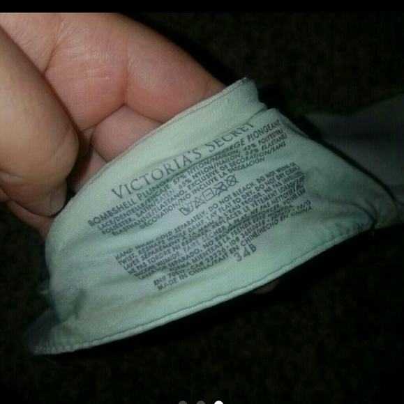 Victoria's Secret Bombsheel 34B - Picture 3 of 3