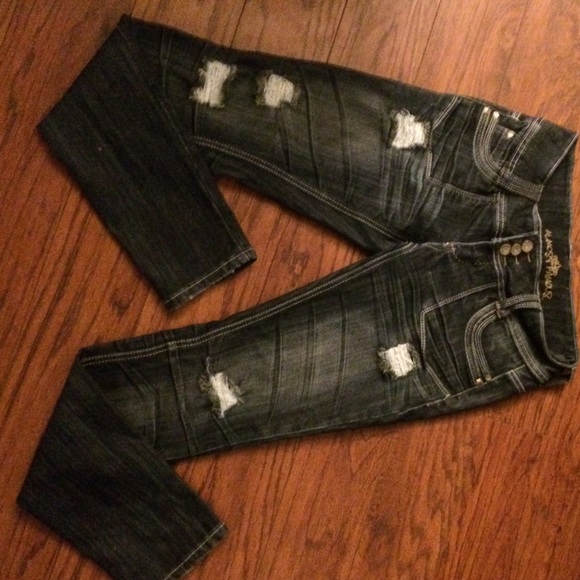 Almost Famous skinny jeans size 7