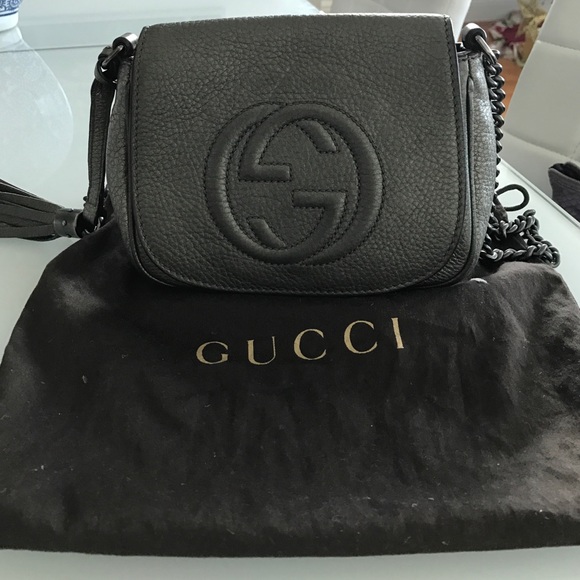 Authentic Silver Gucci Soho leather bag.