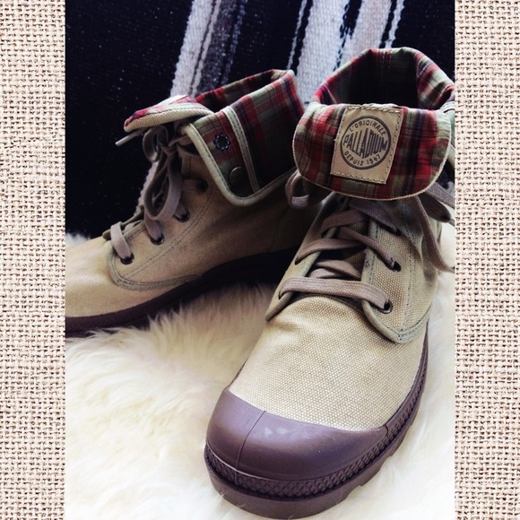 Palladium Baggy Canvas Boots NWOT