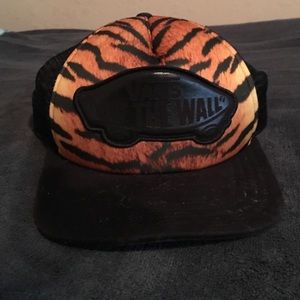 Vans tiger hat