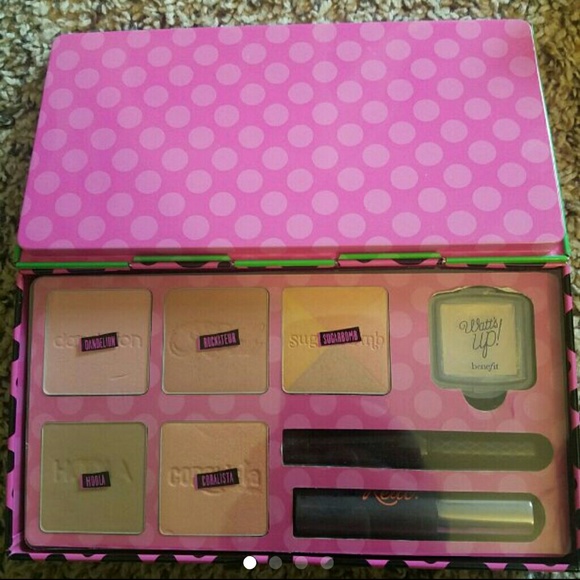 BENEFIT LIMITED EDITION BEAUTY - Picture 1 of 3