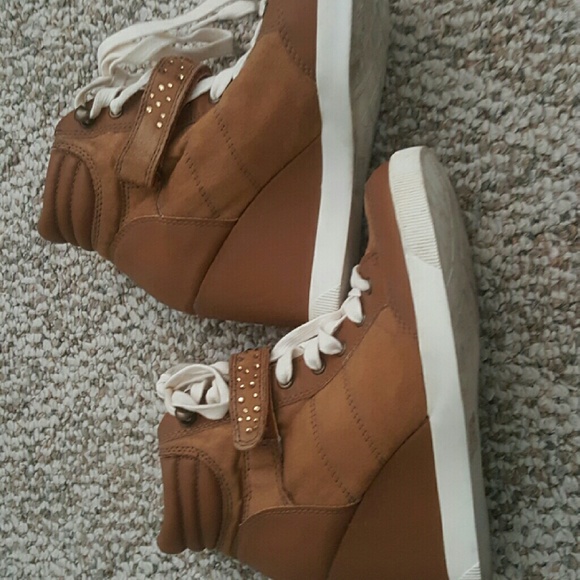 Shoes - Wedge booties