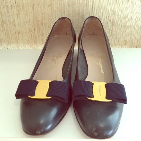 Vintage Ferraragamo Bow Flats