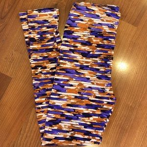 New! Lularoe OS purple & gold pattern leggings