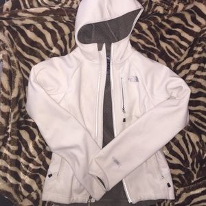 Xs Off- White Windwall North Face Fleece!!