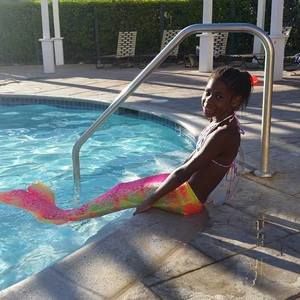 Meet your Posher, Traci