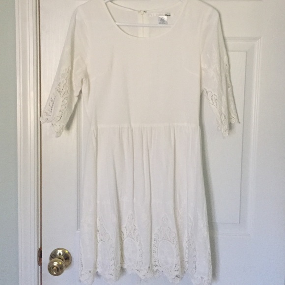 SOLD Ellison white dress with lace details