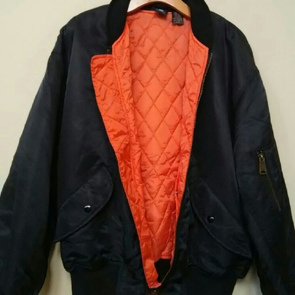 WB Jacket - Picture 3 of 4