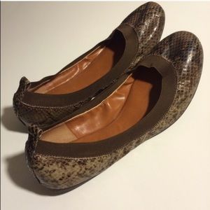 Banana Republic Flats