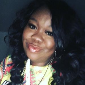 Meet your Posher, Akeisha