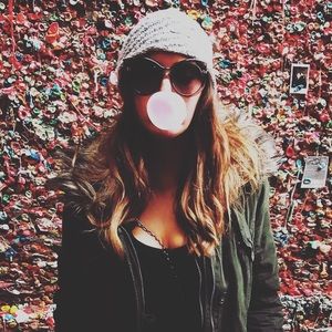 Meet your Posher, Brooke