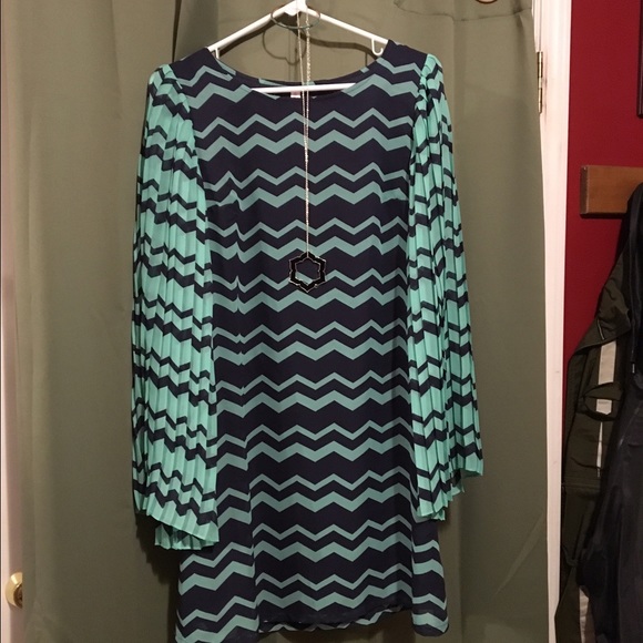 Xhilaration Dresses & Skirts - Xhiliration Mint Green & Navy Chevron Dress