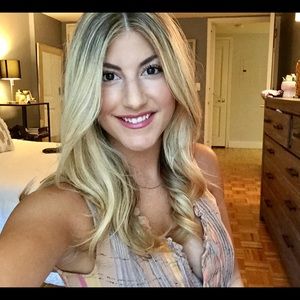 Meet your Posher, Nicole