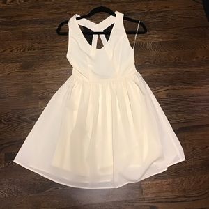 Dress with back lace