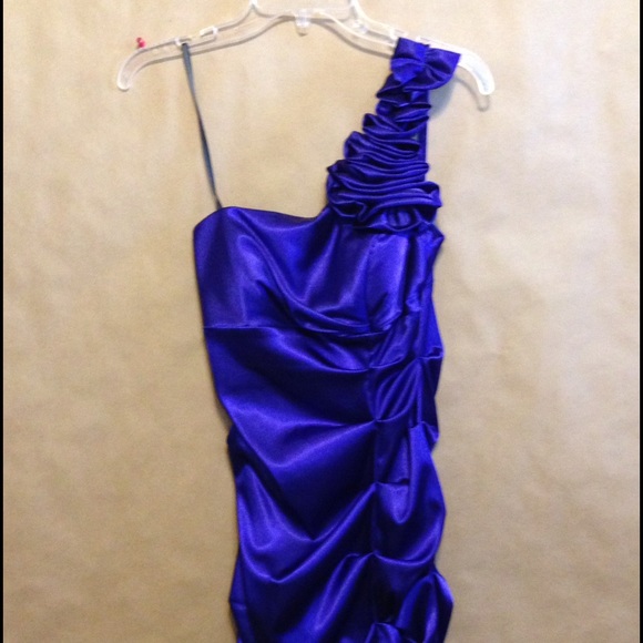 Homecoming dress - Picture 1 of 3
