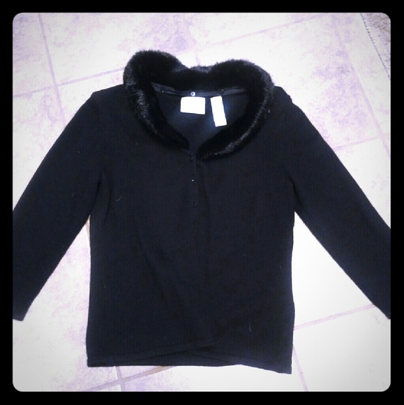 NWOT Black Faux Fur Trim Sweater