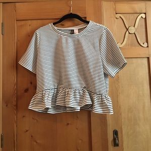 H&M Ruffled Crop Top