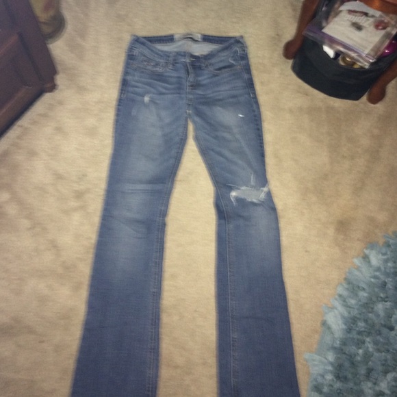 Hollister destroyed jeans