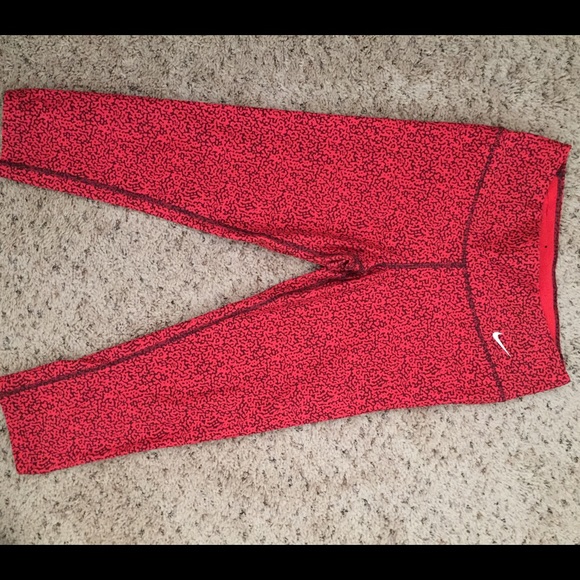 Nike crop leggings