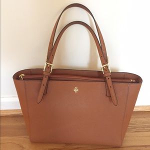 Tory Burch small York buckle tote!