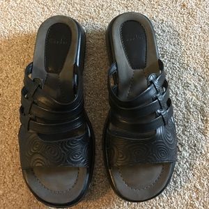 NWOT Dansko woman's black sandals