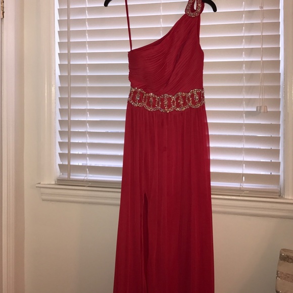 red prom dress