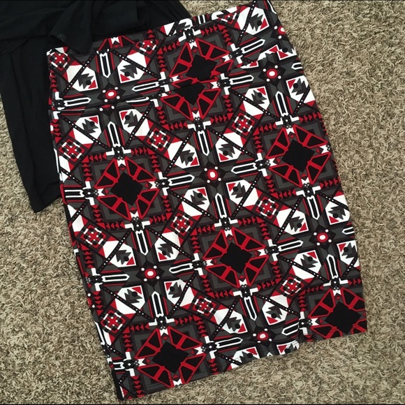Geometric print Lularoe Cassie