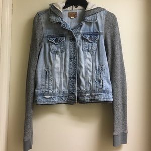 Jean jacket with cloth grey sleeves and hood
