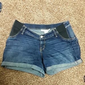 Liz Lange maternity shorts