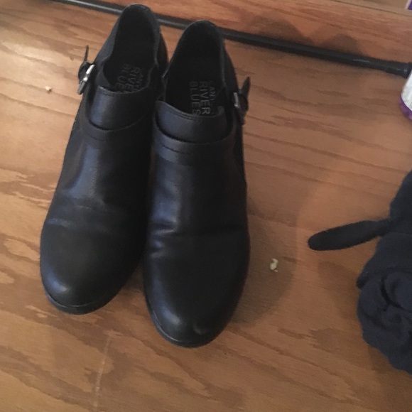 Dress shoes