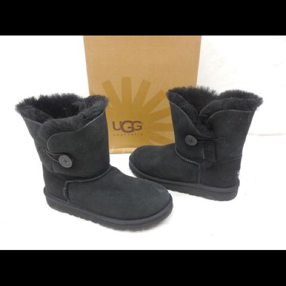 UGG YOUTH 5991 SUEDE BAILEY BUTTON BOOTS 4