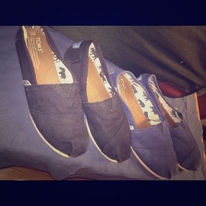 TOMS navy blue and gray
