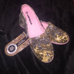 Real tree Airwalk Shoes Size 7 1/2