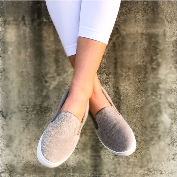 LAST PAIR 🌸Soft  Slip On Sneaker - Picture 2 of 7