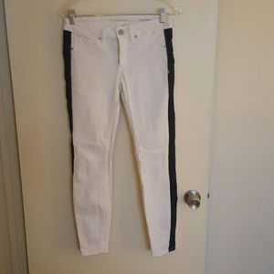 white fitted jeans