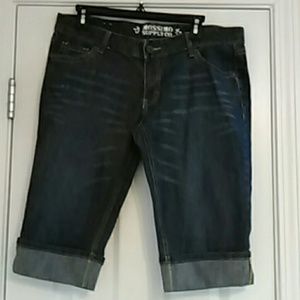 Ladies Denim Capri's