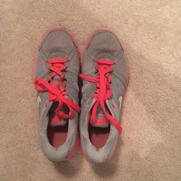 Nike tennis shoes