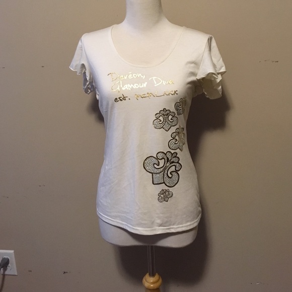 Dereon flirty top