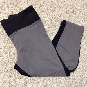 Victoria's Secret PINK Yoga Crop Legging