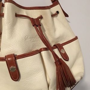 *FINAL PRICE DROP* Dooney and Bourke purse 👛