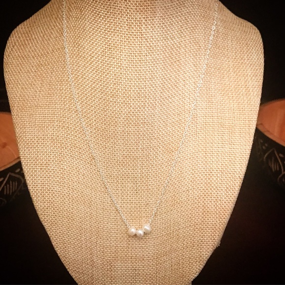 NEW Dainty Triple Pearl Choker Necklace - Picture 2 of 8