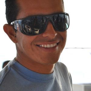 Meet your Posher, Carlos